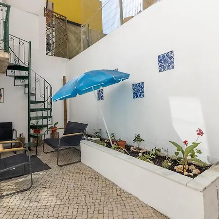 Sunny Principe Real Villa, Patio, 4br For 12 リスボン