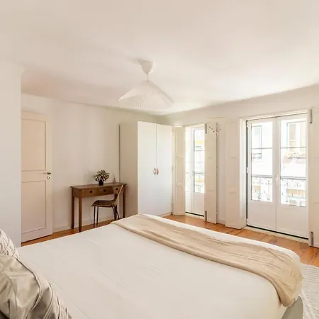 Sunny Principe Real Villa, Patio, 4br For 12 ヴィラ リスボン