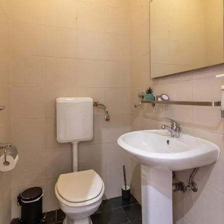 Sunny Principe Real Villa, Patio, 4br For 12 * Лиссабон