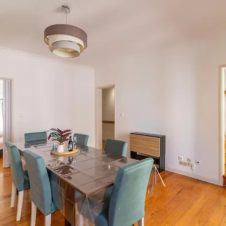 Sunny Principe Real Villa, Patio, 4br For 12 ヴィラ リスボン