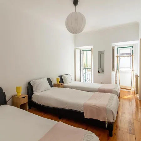 Sunny Principe Real Villa, Patio, 4br For 12 Лиссабон