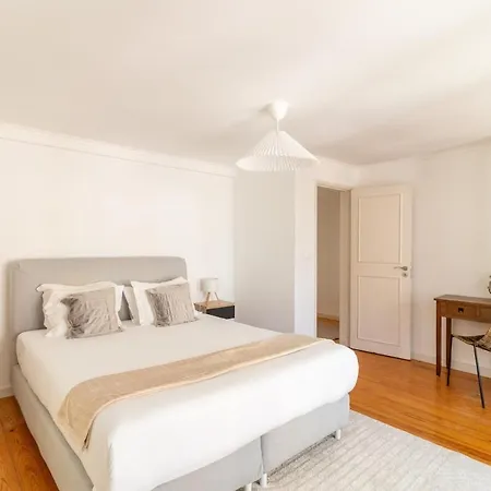 Sunny Principe Real Villa, Patio, 4br For 12 ヴィラ リスボン