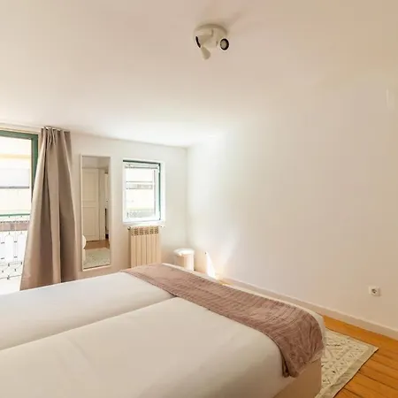 Sunny Principe Real Villa, Patio, 4br For 12 Вилла Лиссабон